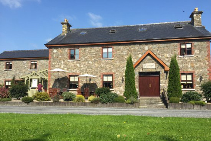 The Riverbank Country Pub & Guesthouse